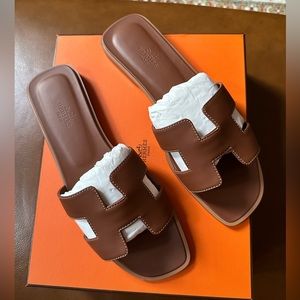 Hermes Oran women’s sandals in gold size 39.5